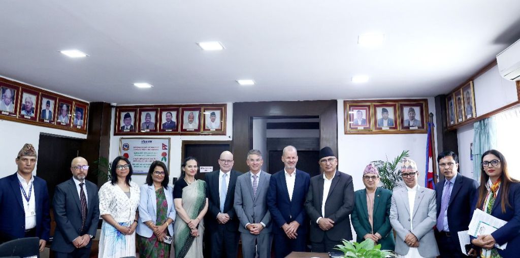 अर्थमन्त्री पौडेल र विश्व बैंक क्षेत्रीय उपाध्यक्ष जुटबीच शिष्टाचार भेट