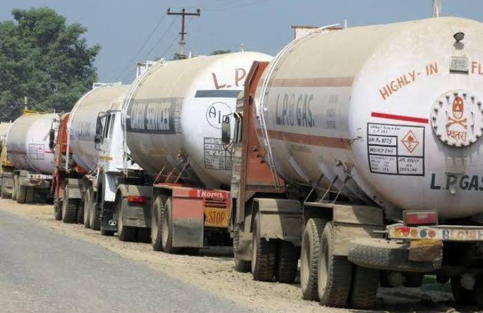 वीरगञ्ज नाका हुँदै तीन दिनमा एक सयबढी ग्यास बुलेट भित्रिए