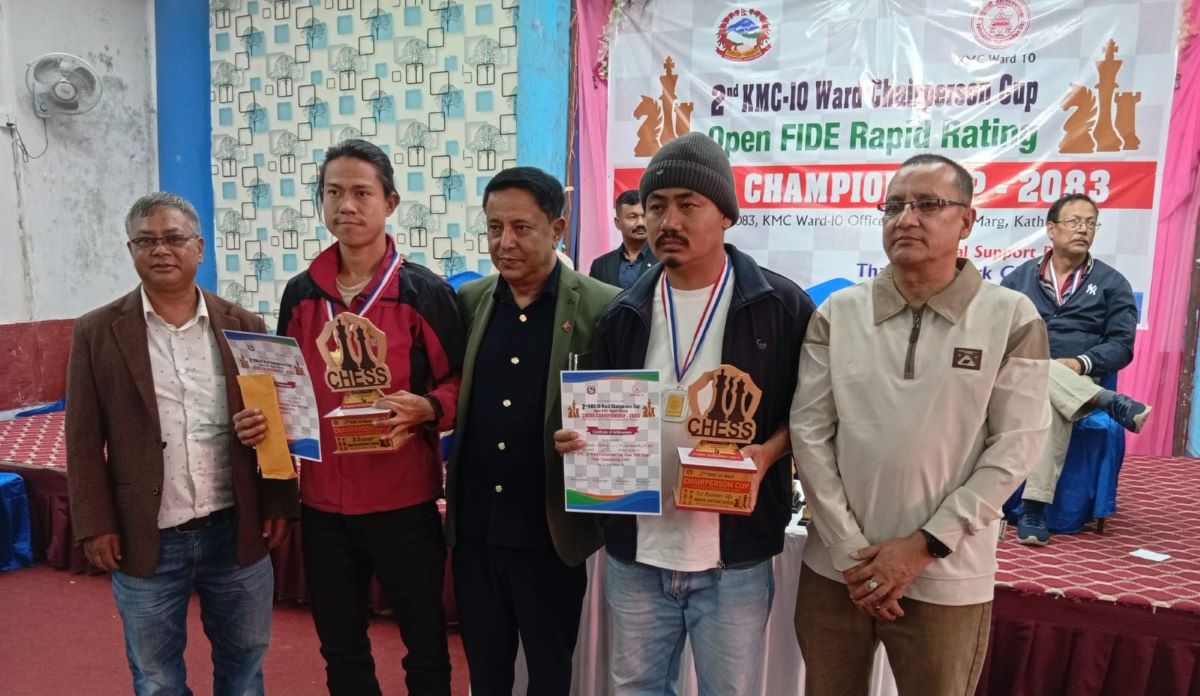 धिरेनलाई वडा अध्यक्ष कप चेसको उपाधि