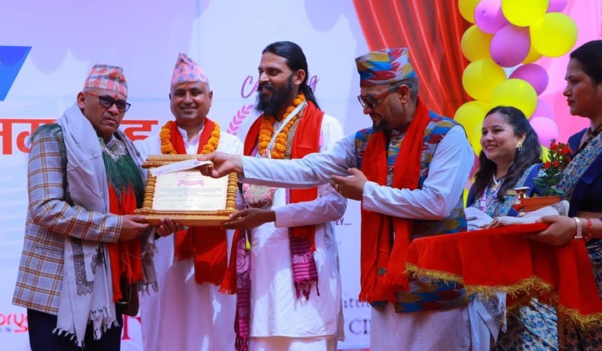 क्रिकेट प्रशिक्षक तथा राखेप सदस्य टमाटा सम्मानित