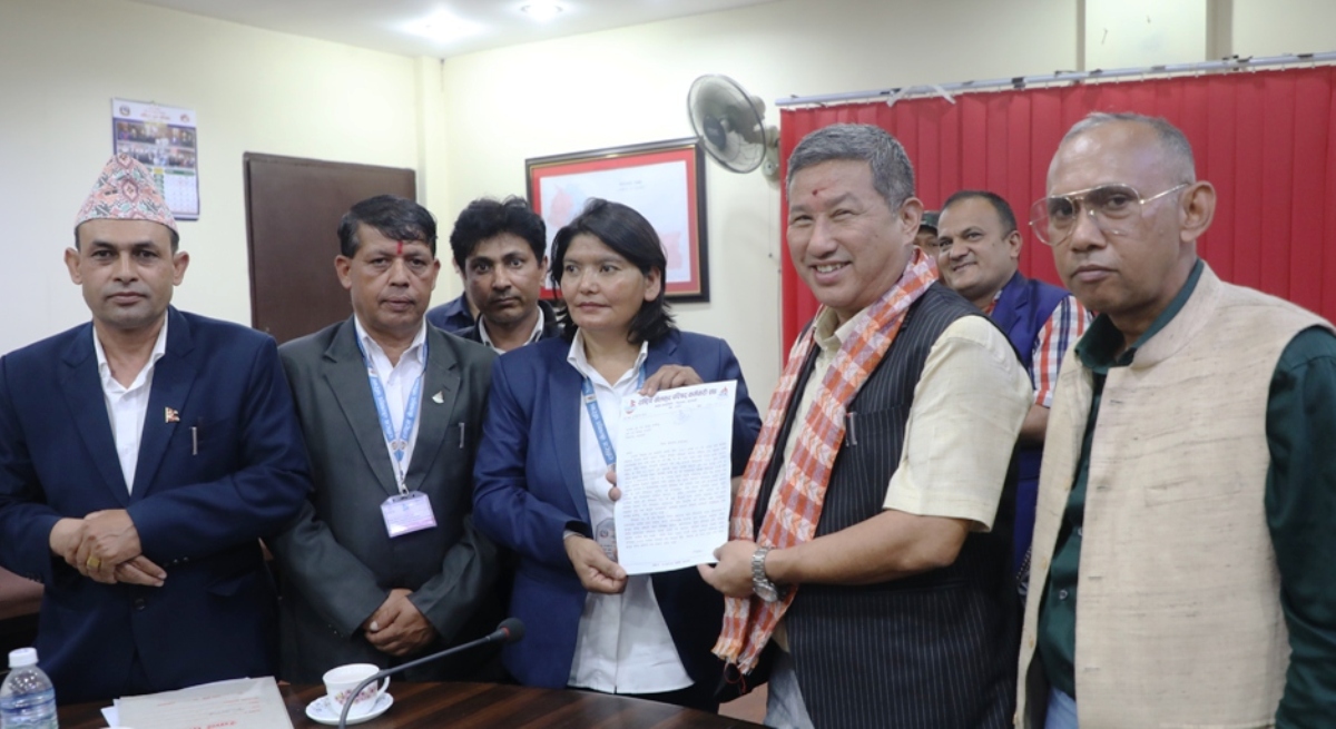 बढुवाका लागि कर्मचारी संघको ज्ञापनपत्र