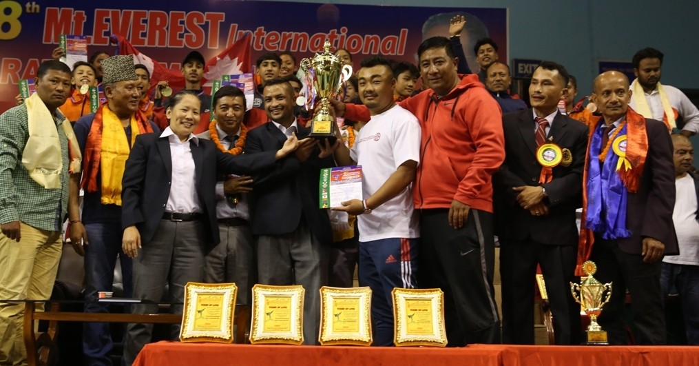 सगरमाथा अन्तर्राष्ट्रिय करातेको टिम च्याम्पियन बन्यो देउराली डोजो