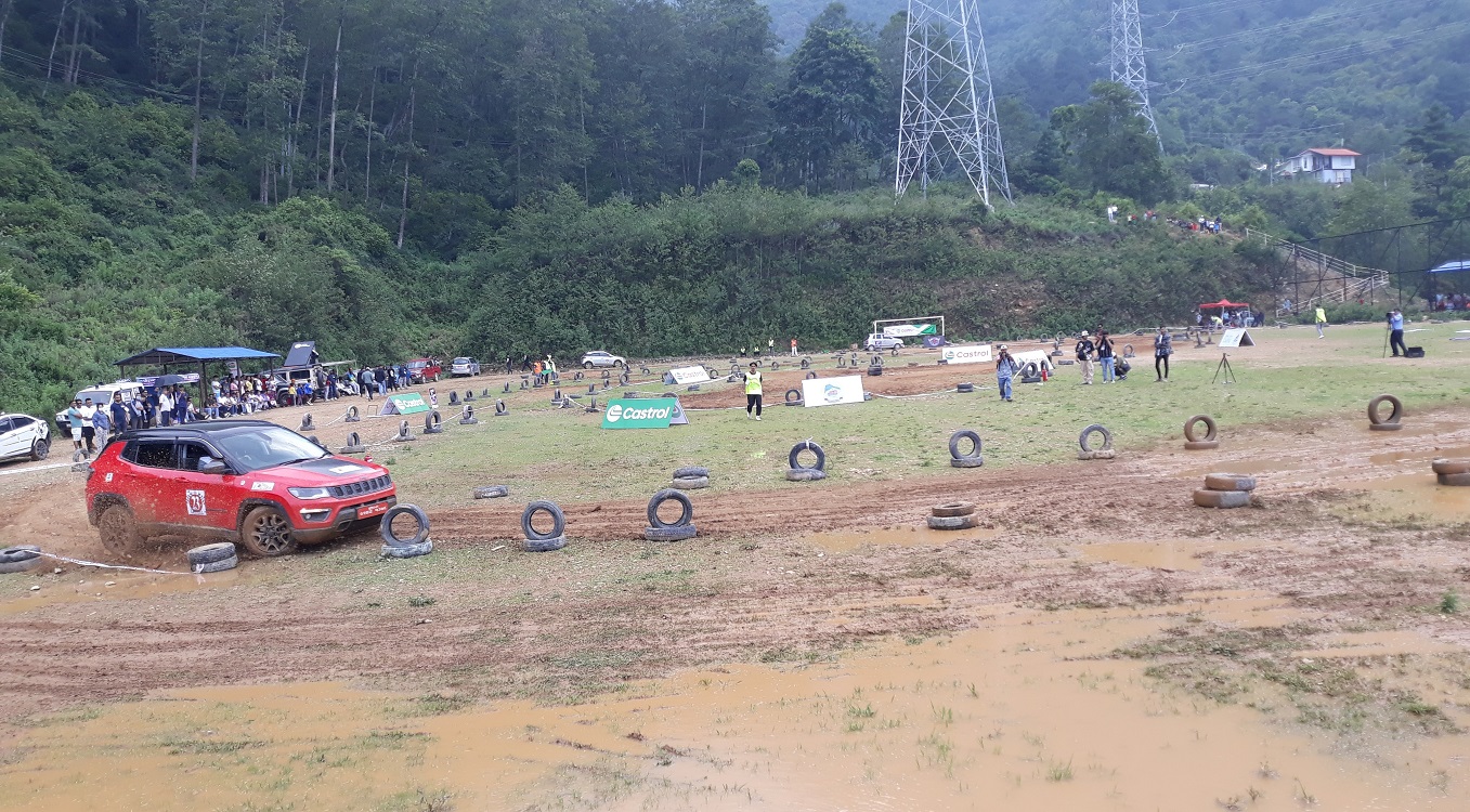 आशिष भारतीले हात पारे कार रेस प्रतियोगिताको उपाधि