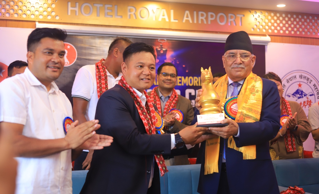 पूर्व प्रधानमन्त्री प्रचण्डद्वारा बुद्धिचालको उद्घाटन   