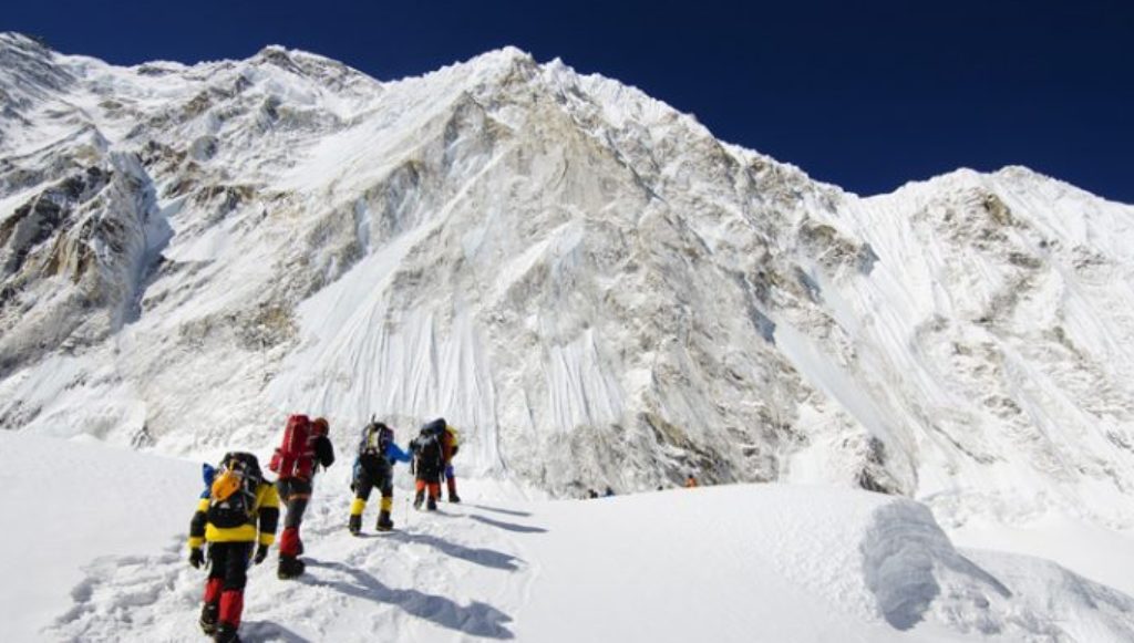 गत वर्ष नेपालका विभिन्न हिमाल तथा पिक आरोहणबाट करिब ६४ करोड संकलन