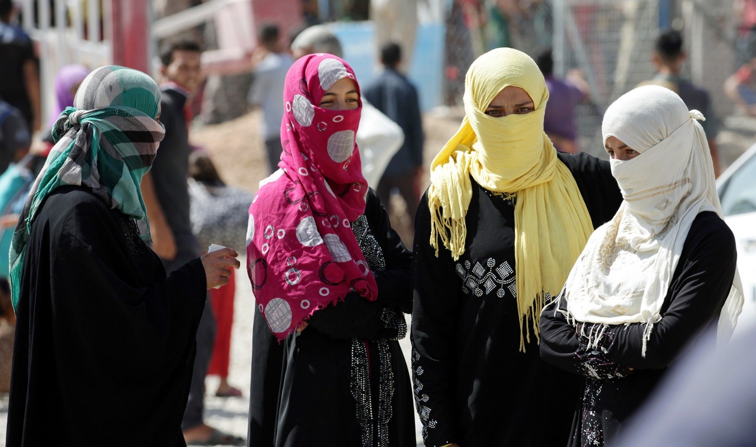 कसरी पुगे एउटै वडाका १ सय ६१ महिला इराक ?